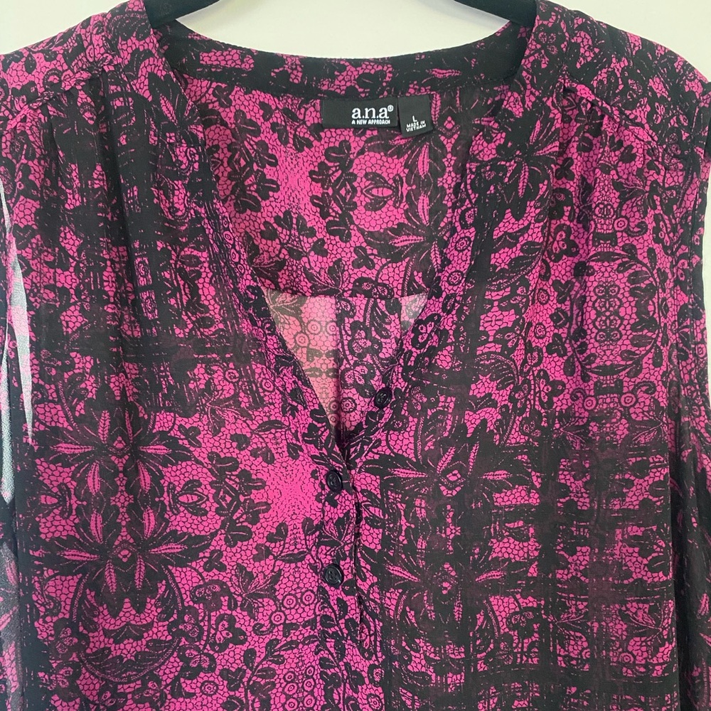 a.n.a Pink Sleeveless Blouse with Bold Print - Picture 2 of 4